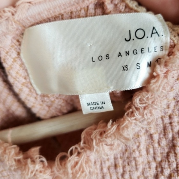 JOA Los Angeles raw hem blouse - Picture 5 of 5